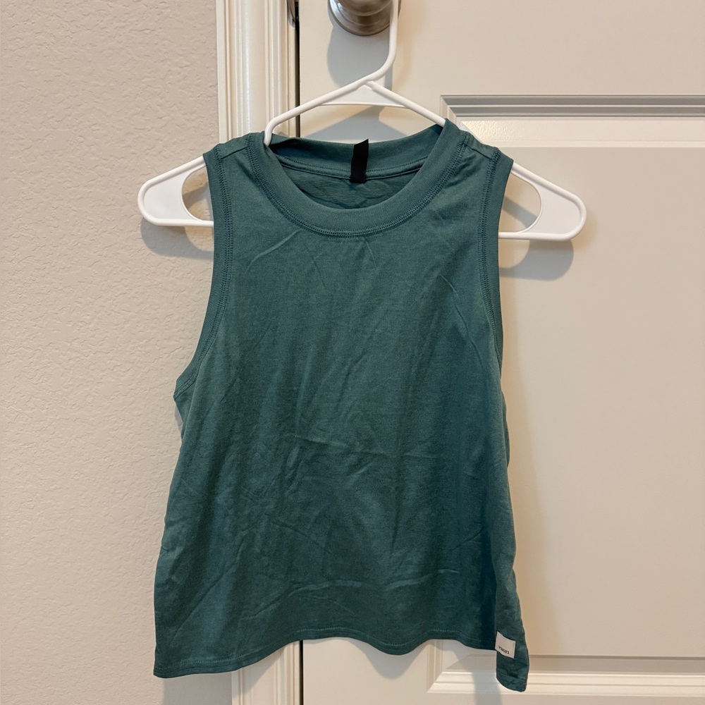 Vuori energy top tank top size M